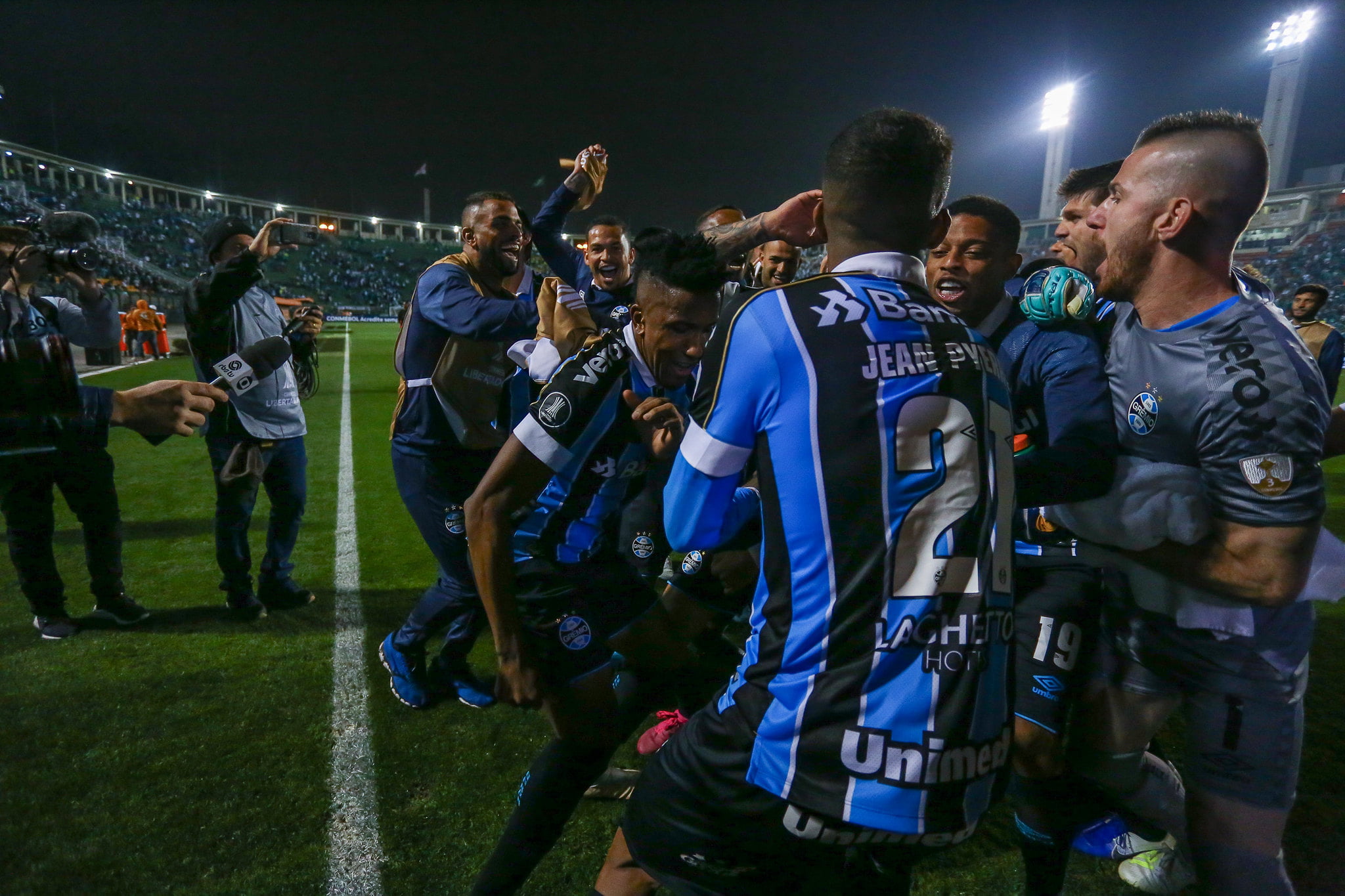 Cortez provoca Dudu, e Everton manda recado: “Acabamos com a festa deles” Grêmio