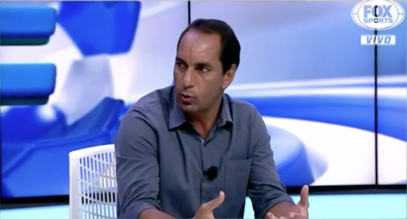 Edmundo faz duríssimas críticas a atacante do Grêmio: "Está acomodado" Edmundo
