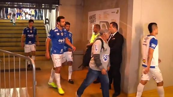 Após derrota para o Inter, Fred se irrita com cruzeirense: "Vai tomar no c..." Fred