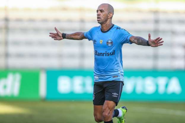 Cortez, Maicon, Jean Pyerre... jogadores do Grêmio se solidarizam com Tardelli após lesão grave Tardelli