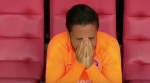 Jovem lateral do Inter chora copiosamente depois da perda do título; assista Inter