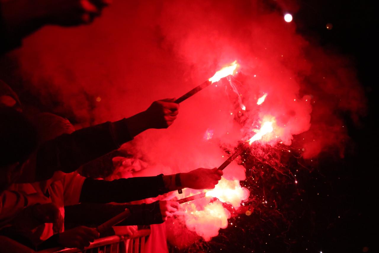 Veja como foi a ação "Ruas de Fogo" na chegada do Inter ao Beira-Rio Inter