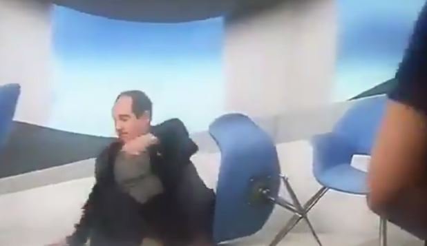 Ex-Inter, Muricy Ramalho cai tombo da cadeira em programa do SporTV; assista Muricy
