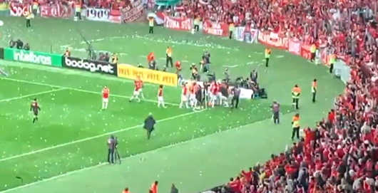 VÍDEO - A eufórica reação de Odair Hellmann após o lindo gol de Edenilson Inter