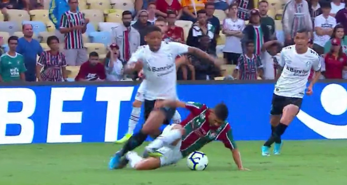 Vídeo indica pênalti para o Grêmio não dado contra o Fluminense Grêmio