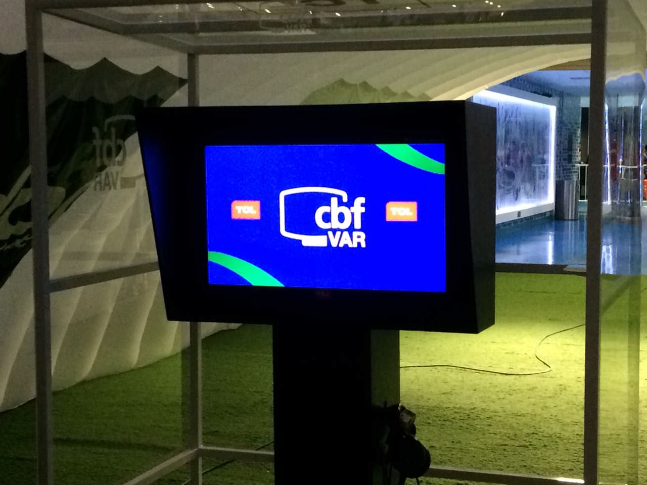 Renata Fan questiona arbitragem no Morumbi: "E o VAR?"; Grêmio define estratégia para agir na CBF VAR
