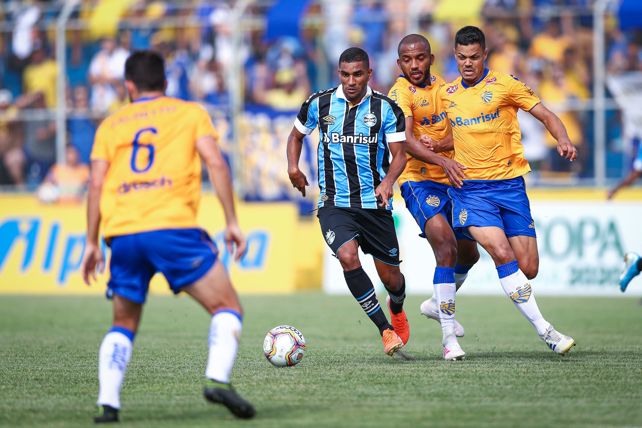 Jogador do Pelotas testa positivo para Covid-19, Bra-Pel é adiado e Gauchão ganha novo problema Grêmio