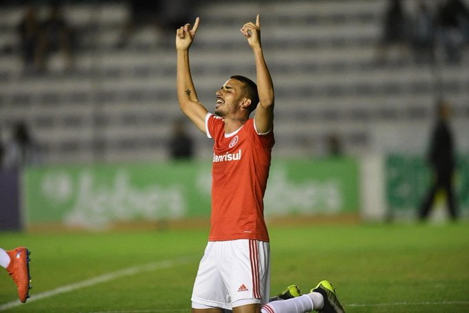 "Sigo na batalha por mais pelo Inter", promete Galhardo após vencer prêmio inédito no Brasil Galhardo