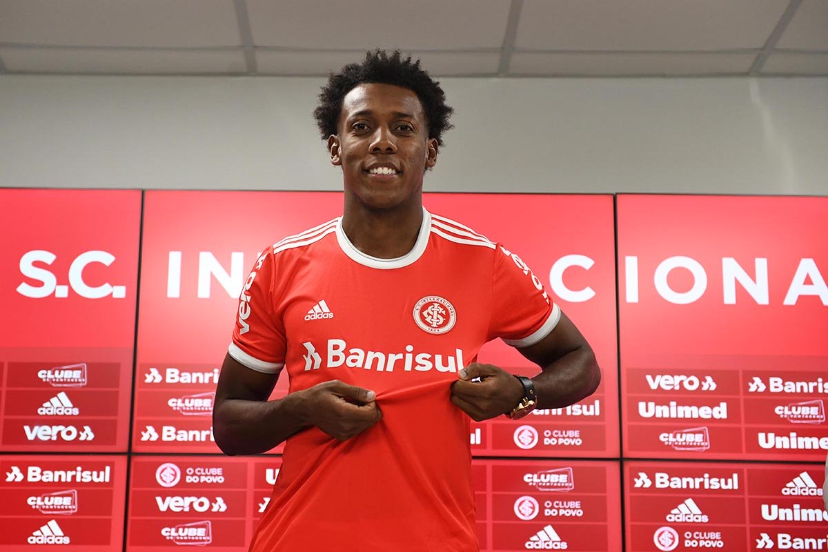 Jornalista crava: Moisés não deve mais jogar pelo Inter e Corinthians não irá lucrar nada na negociação Moisés