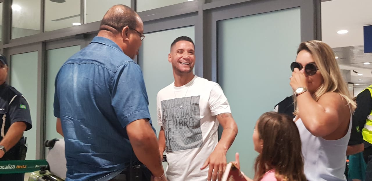 Após ironizar Grêmio e receber resposta de Jael, Thiago Neves acerta oficialmente com clube da Série A Thiago Neves