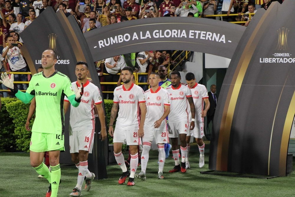 Desfalques podem forçar Inter a reeditar esquema da pré-Libertadores no Gre-Nal Inter