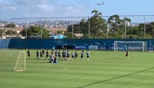 Vídeo mostra aproveitamento péssimo em treino de finalizações do Grêmio Grêmio