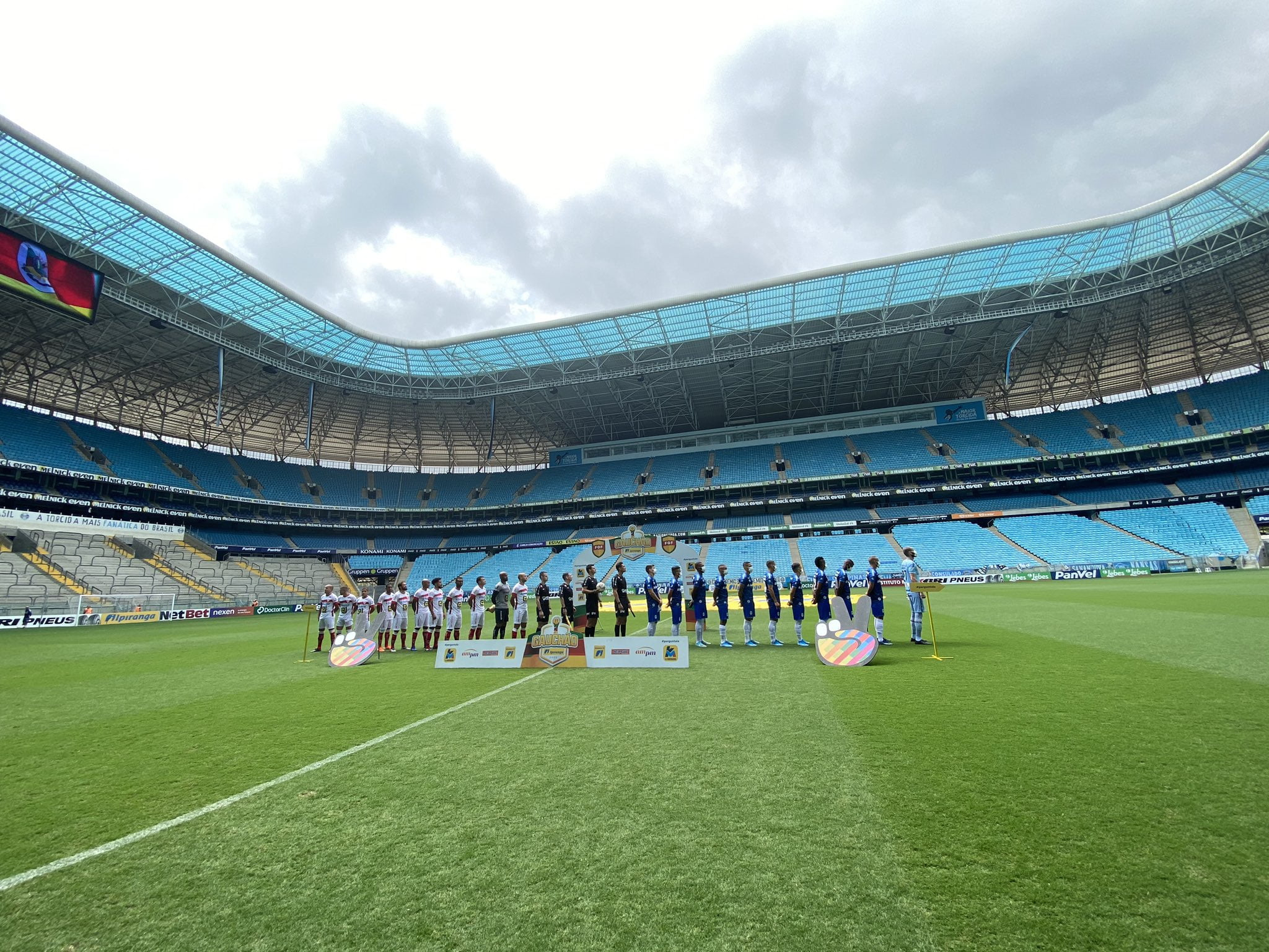Por coronavírus, Grêmio realiza protesto antes de jogo na Arena; assista Grêmio