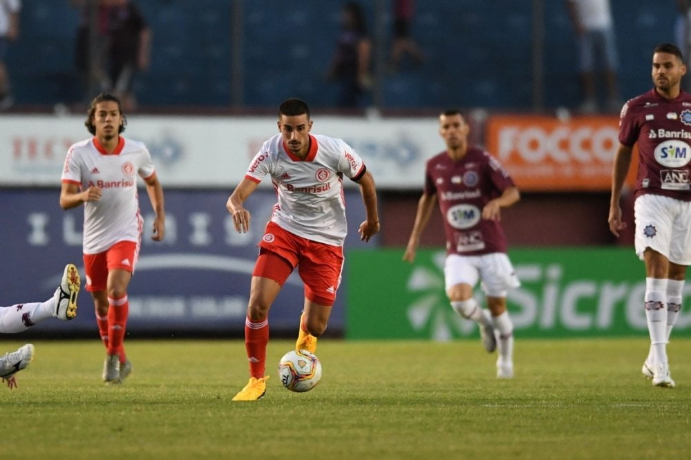 Jornalista cita dois lances de Caxias x Inter que seriam "dignos de nota oficial à FGF" Inter