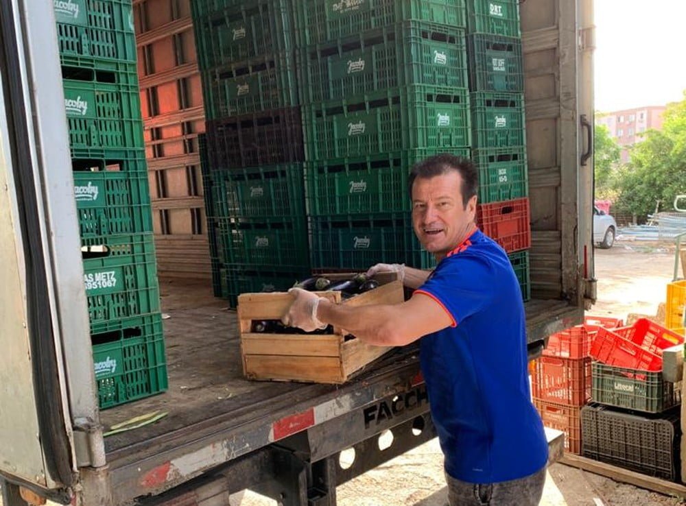 Ídolo do Inter, Dunga arrecada 10 toneladas de alimentos no combate ao coronavírus Dunga