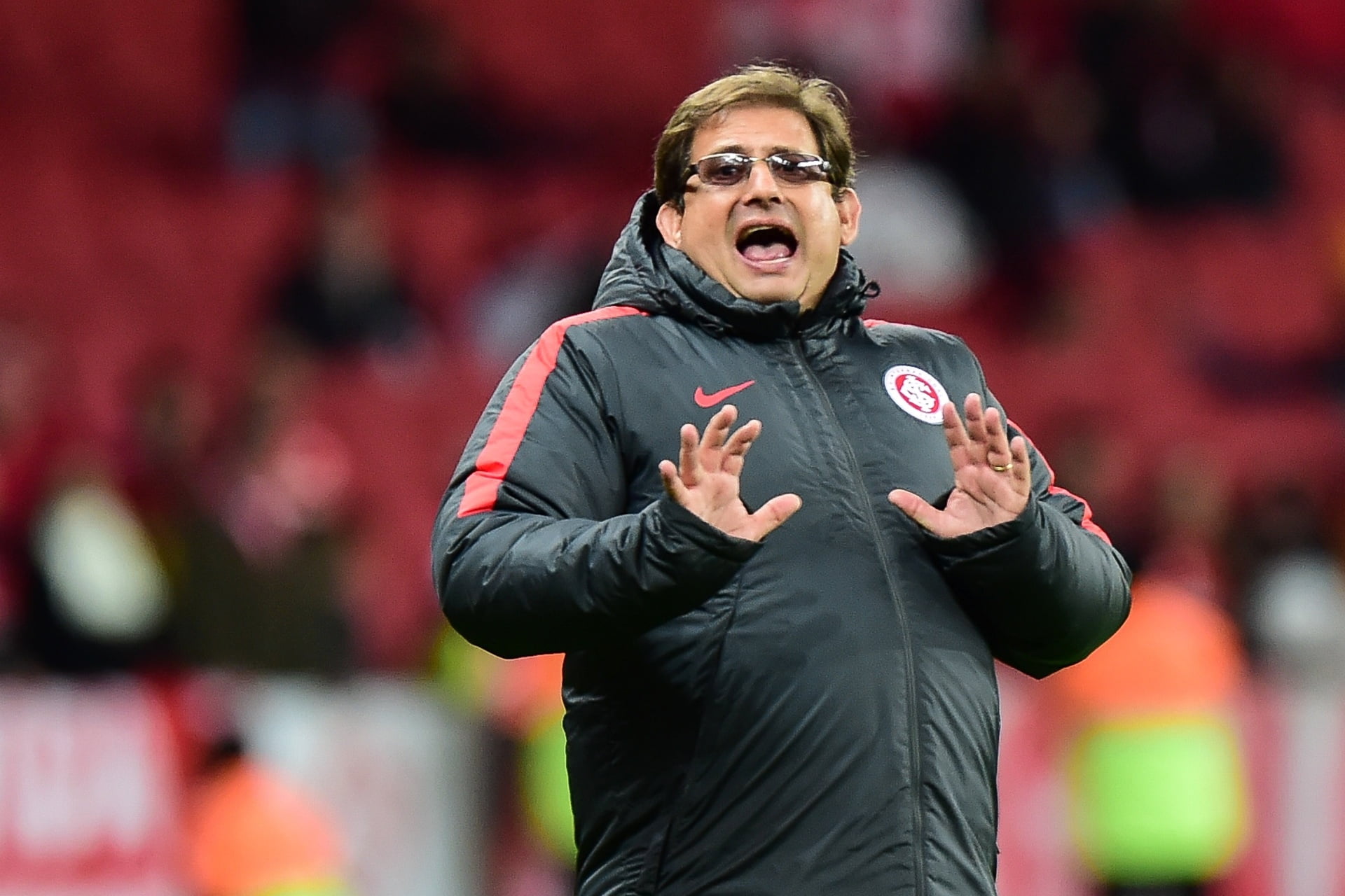 Preocupado com a situação do Coritiba, Guto Ferreira já fala em "superação" e elogia futebol do Inter: "Intensidade" Guto Ferreira - Inter - Coritiba