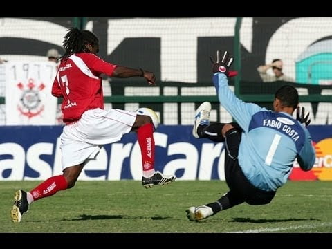 [ RELEMBRE ] Fabio Costa fala sobre lance de Tinga em 2005