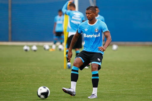 Walace agrada direção do Grêmio como primeiro volante, e empresário atualiza situação do jogador Walace
