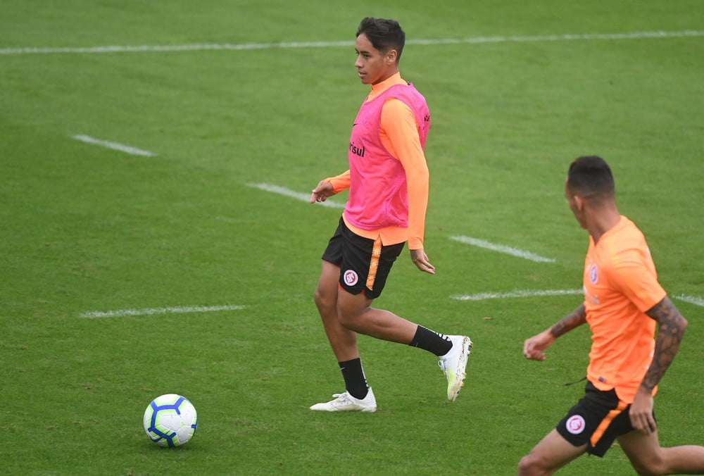 Jovem promessa não renovará com o Inter e pode parar no Grêmio, diz jornalista Inter