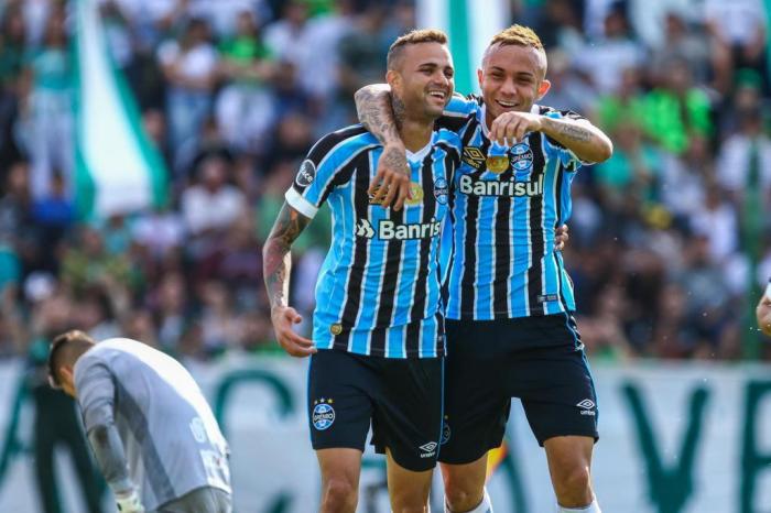 Vai vender? Bolzan comenta a chance de Everton se tornar o "novo Luan" Luan