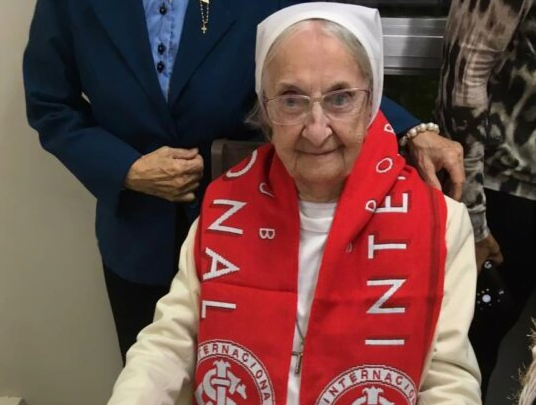 Inter destaca o aniversário de 112 anos da sua "mais antiga colorada viva" Inter