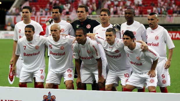 Sandro revela irritação profunda com rival na final da Libertadores de 2010: "Cúmulo da arrogância" Sandro