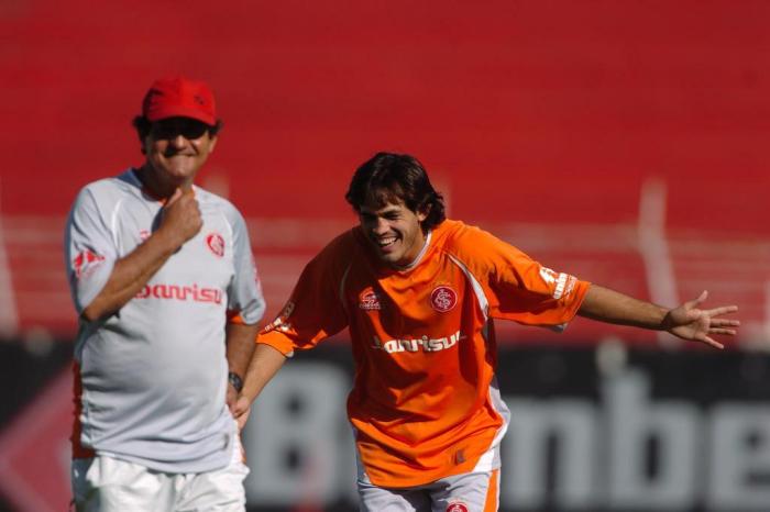 Ex-volante alerta Inter sobre rival sorteado no grupo da Sul-Americana: "Equipe física, tipo o Gauchão" Gavilán