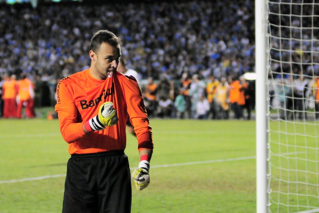 Campeão com o Inter, Renan relembra passado, avalia vaias a Daniel e entende torcida: "Precisa saber lidar" Renan