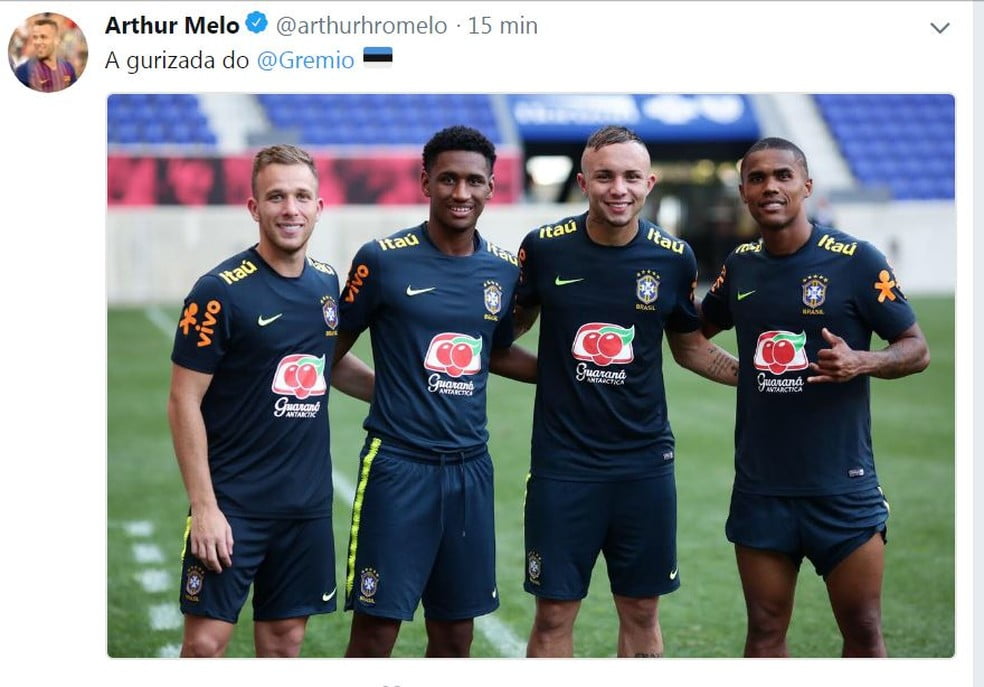 Crias do Grêmio: Douglas Costa manda recado a Arthur, novo reforço da Juventus Arthur