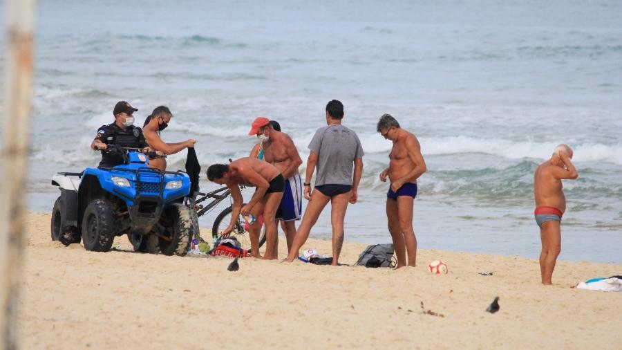 As explicações de Renato após abordagem policial na praia do Rio de Janeiro Renato