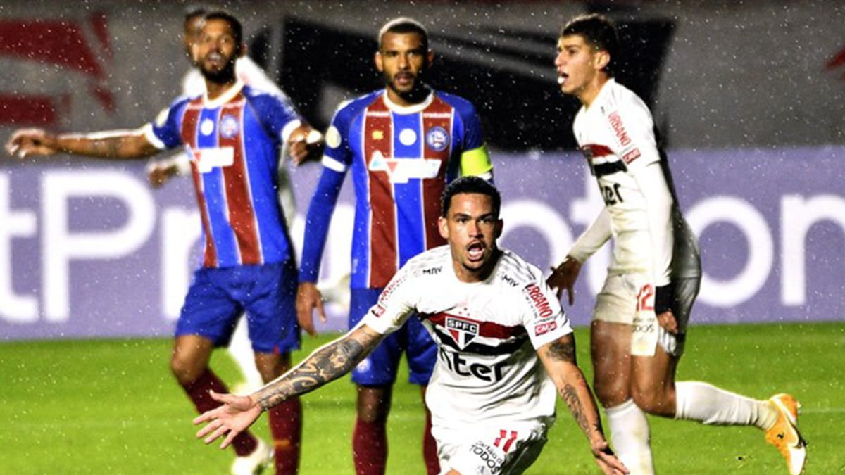Ex-Grêmio, Luciano fala sobre a crise vivida pelo São Paulo após marcar na estreia; veja o gol Luciano