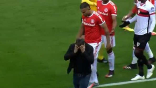 Como o Inter pretende agir com Pottker depois da expulsão no primeiro jogo sem Guerrero Pottker
