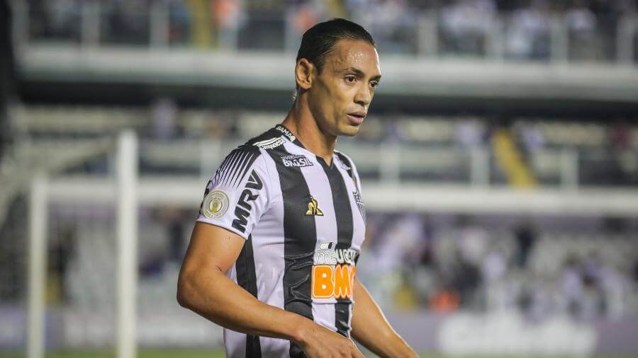 Bolzan admite necessidade de um novo centroavante e se pronuncia sobre Ricardo Oliveira Ricardo Oliveira