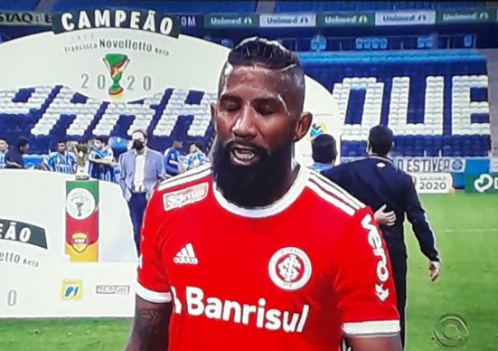 Rodinei quer Inter com "costas largas" após nova derrota em Gre-Nal e pede "vergonha na cara" Rodinei