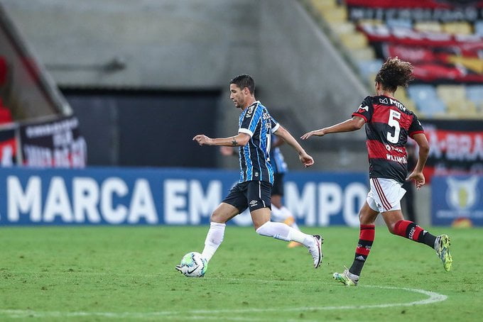 Thiago Neves volta a desapontar torcida, mas Renato defende e garante volta por cima igual Diego Souza Thiago Neves