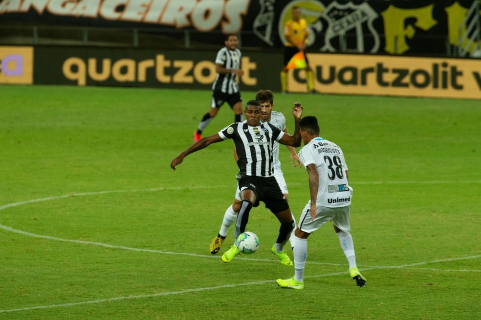 Cléber completa 7° jogo e inviabiliza negócio; Wellington, elogiado no Grêmio, tem situação distinta Cléber