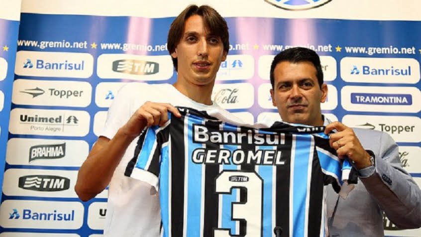 Ex-dirigente do Grêmio relembra susto quando foi contratar Geromel: "Calça jeans surrada, desengonçado" Geromel