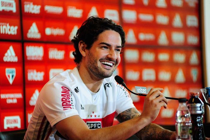 Últimas do Inter: renovação anunciada de Johnny, mudança no time titular e Pato recusado pela direção Pato