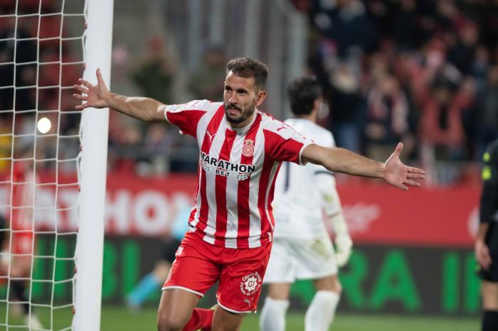 Mercado: Grêmio mantém buscas por centroavante, descarta Evanilson e fala de Stuani Stuani
