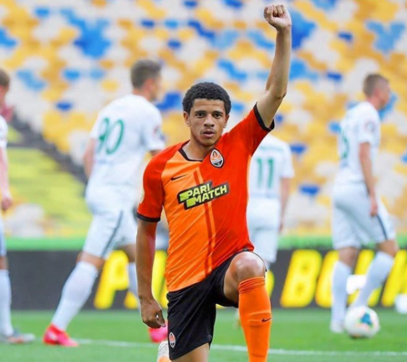 Afastado no Shakhtar, Taison admite pressão por renovar, fala do Inter e confessa: "Discuti com o treinador" taison inter