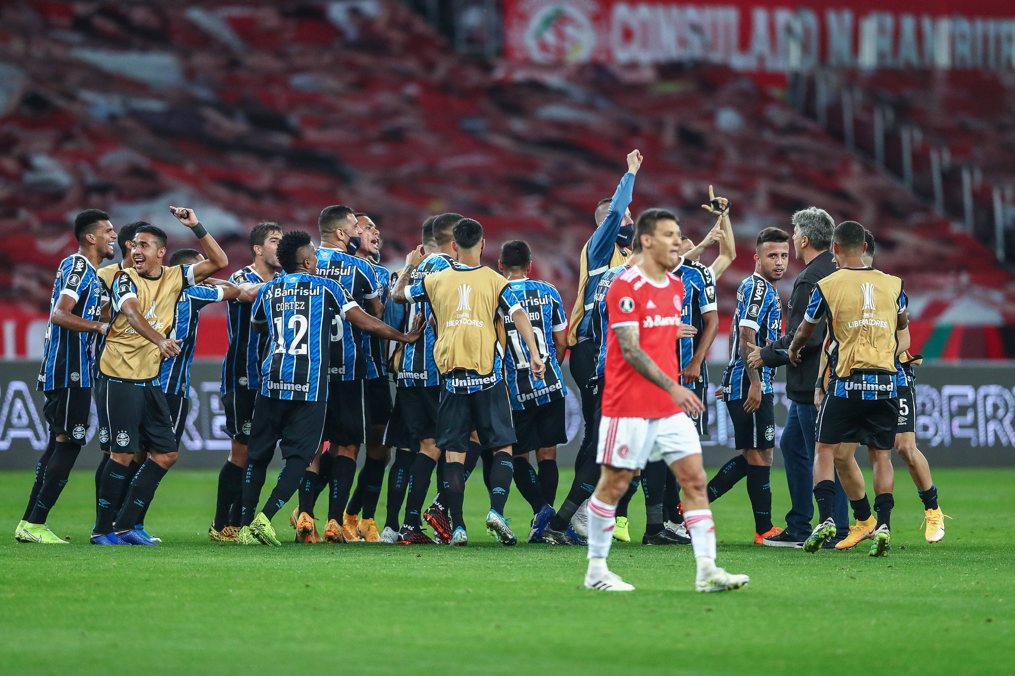 Zagueiro do Grêmio não vê time "pressionado" e concorda com "decolagem" de Renato: "Questão de tempo" Grêmio