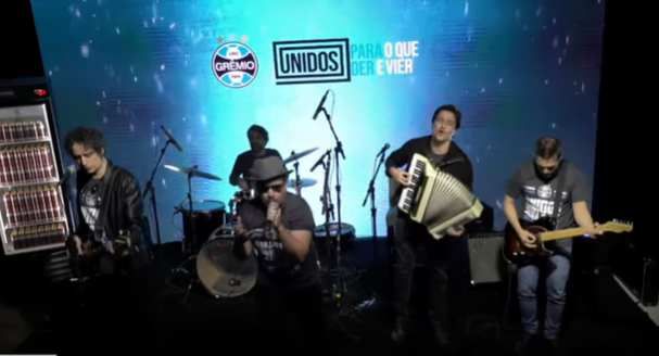 Músico da banda Vera Loca critica live de aniversário do Grêmio: "Brincaram com o sentimento do torcedor" Grêmio