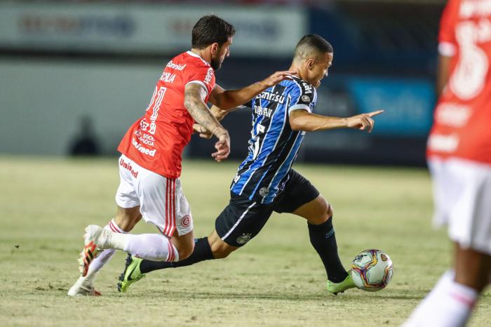 De olho na Libertadores, comentarista do Grupo RBS diz que Grêmio deverá ser "amassado no Gre-Nal" Gre-Nal