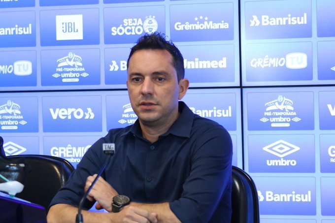 Em despedida ao Grêmio, Câmara diz que nunca contratou ninguém "sozinho" e reclama do futebol brasileiro Klauss Câmara