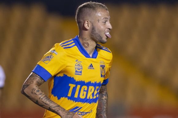 Com golaço de letra, Nico López marca dois em vitória do Tigres no México; veja os gols Nico López
