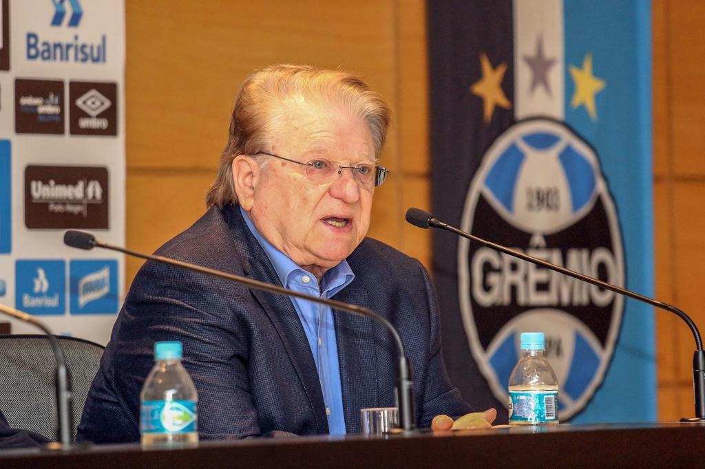 Adalberto Preis, vice-presidente do Grêmio, defende permanência de Renato: "Vamos pegar quem?" Preis