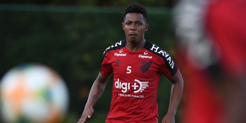 Últimas do Grêmio - clube recua na negociação com Wellington; Darlan pode virar titular Wellington Martins