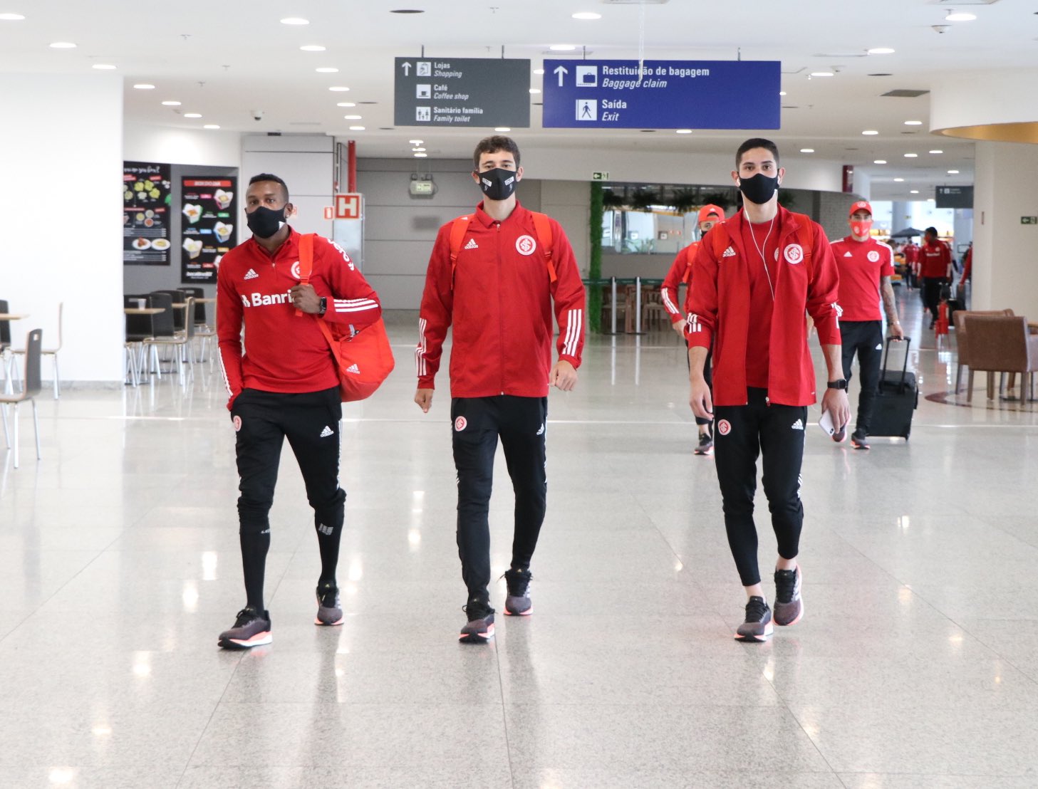 Sem Moledo, confira provável escalação do Inter, horário e transmissão contra o Atlético-GO Inter