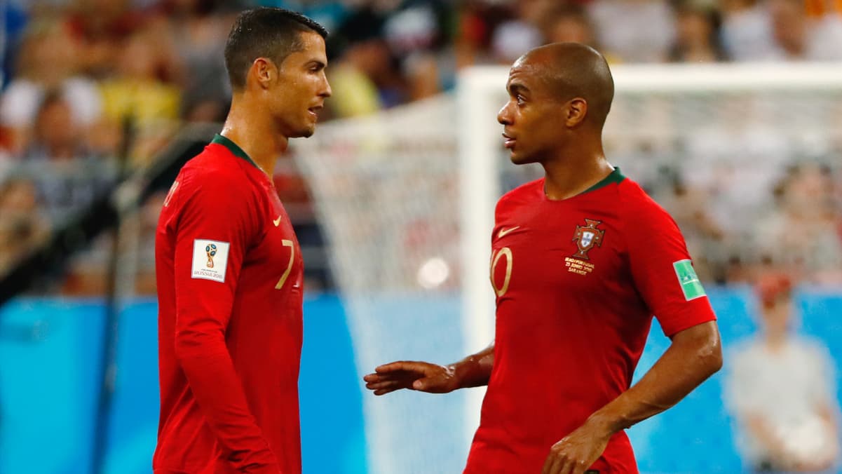 De olho no mercado, Grêmio tentou contratar o camisa 10 de Portugal na última Copa do Mundo João Mário