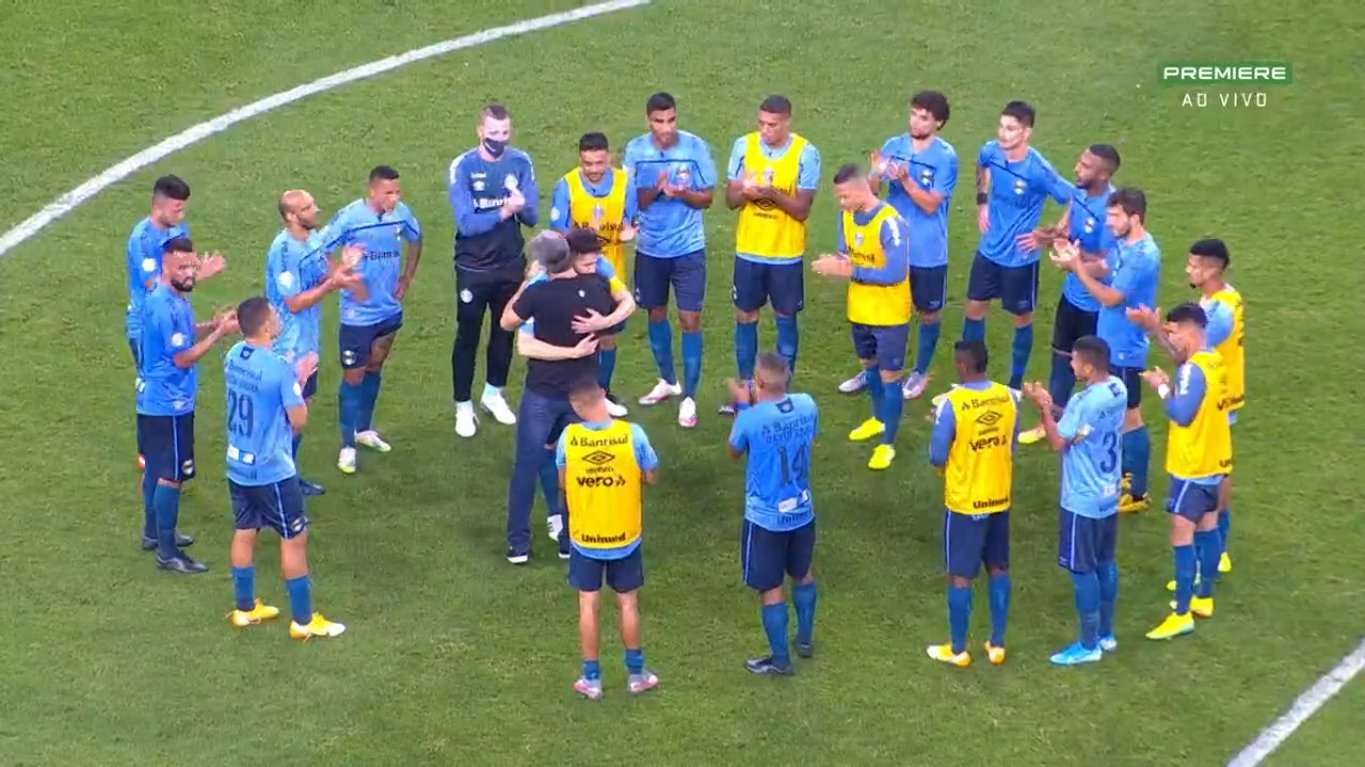 Marcelo Oliveira faz último jogo da carreira e seguirá trabalhando no Grêmio: "Um sonho vestir essa camisa" Marcelo Oliveira